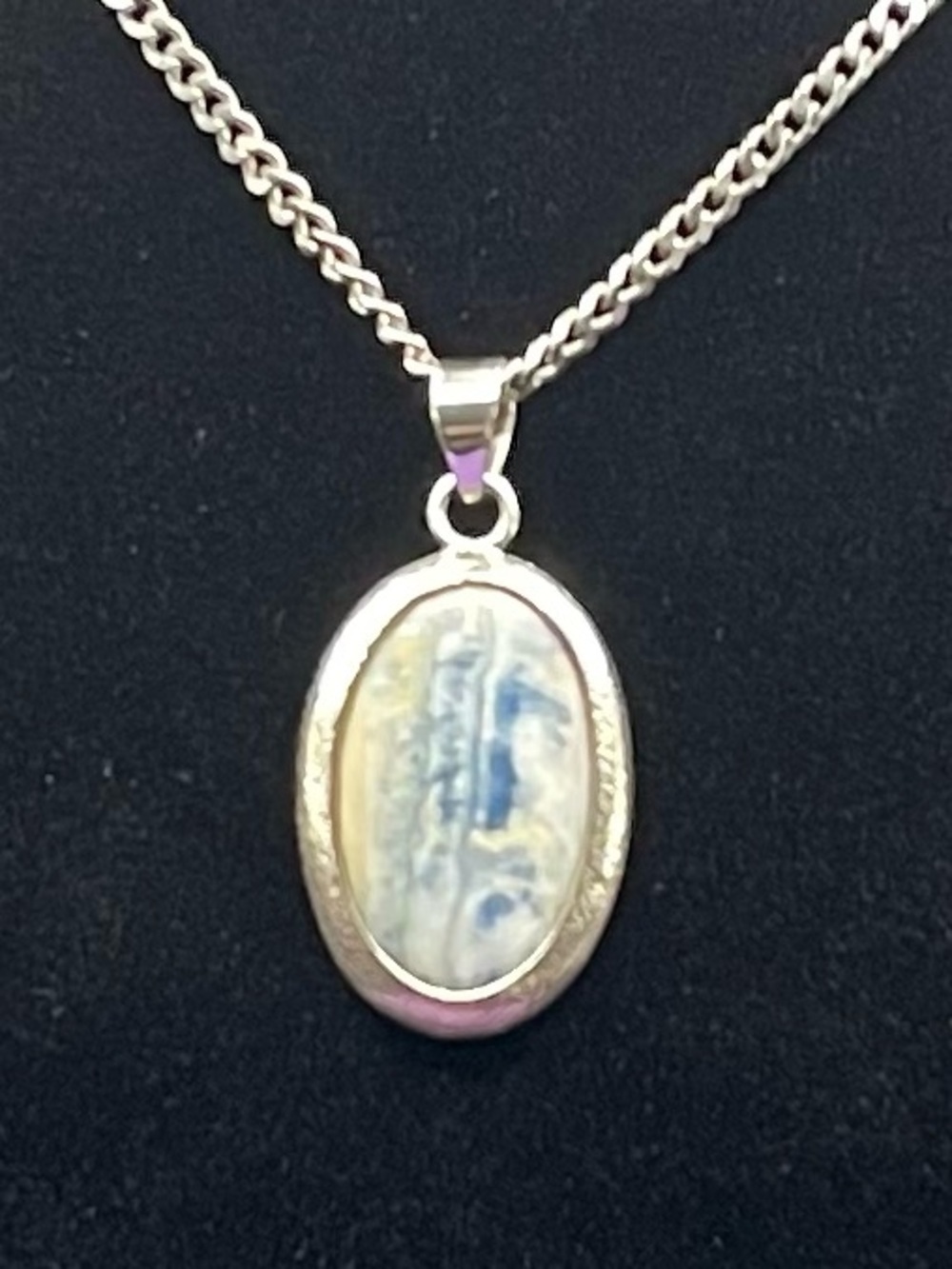 Rare Vintage .925 sterling silver natural blue scheelite oval pendant.… 5.47 g